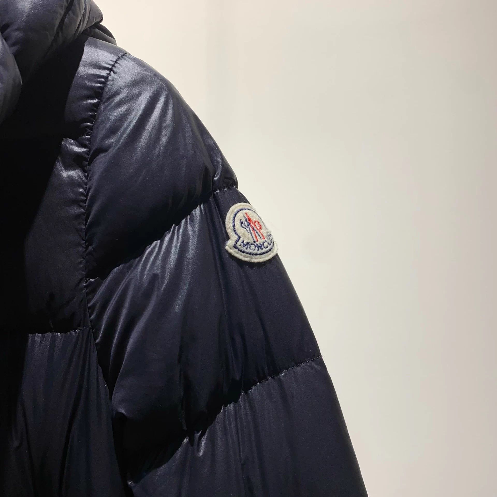 Moncler Moncler suyen side logo down jacket women's size 1 like new Size S / US 4 / IT 40 - 4 Thumbnail