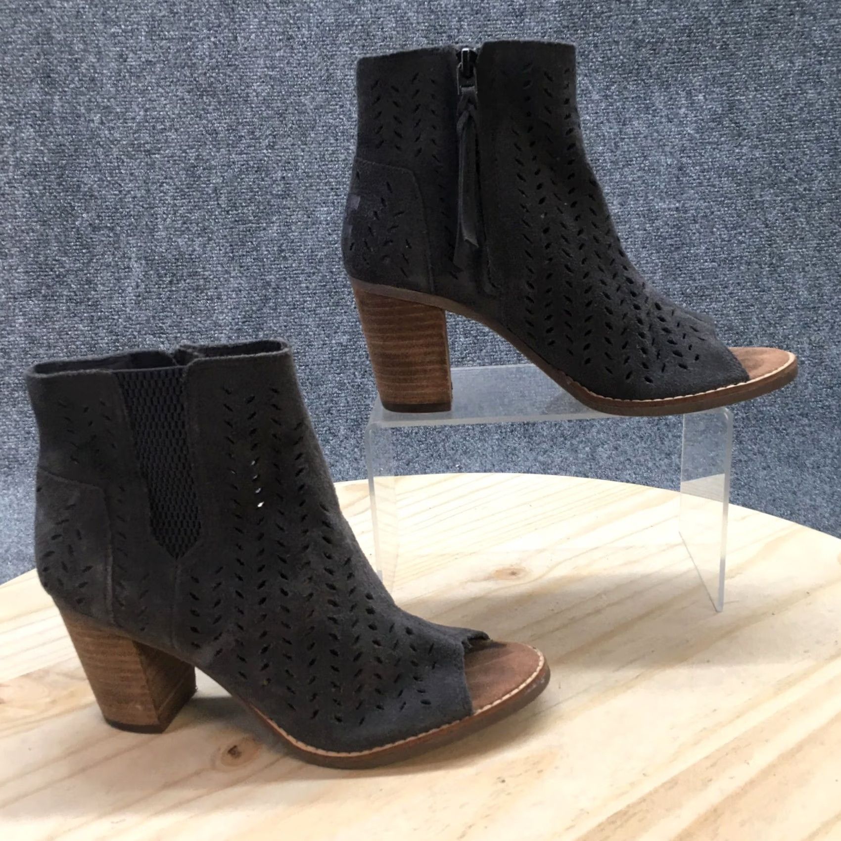 Toms TOMS Boots Womens 6 Cut Out Ankle Booties Gray Suede Peep Toe Block Heels Zip Up Shoes Size US 6 / IT 36 - 2 Thumbnail