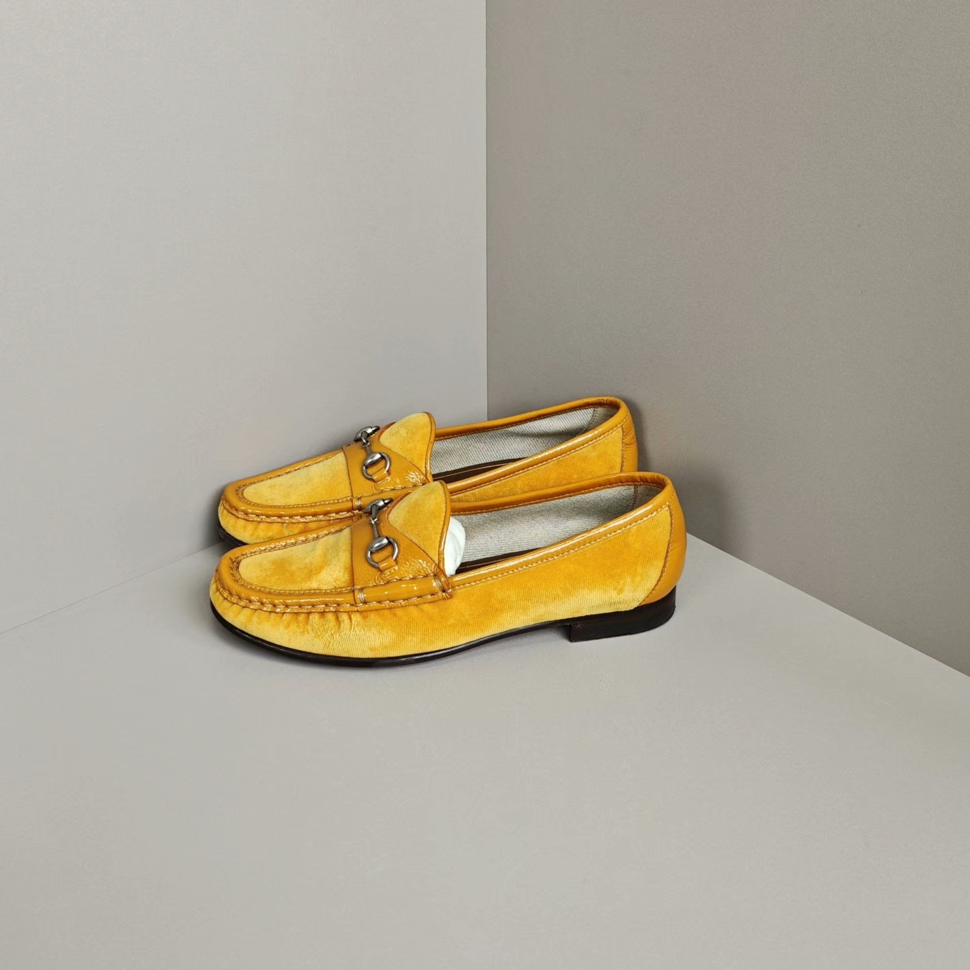 Gucci Gucci Lowtop Sneakers us_6 Women Size US 6 / IT 36 - 1 Thumbnail
