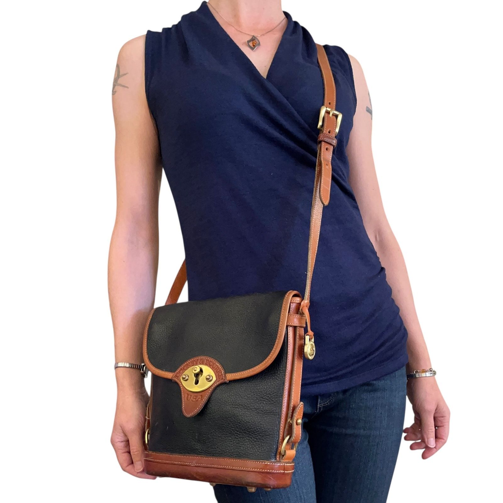 Dooney & Bourke × Vintage Vintage Dooney & Bourke Cavalry Spectator AWL Shoulder Bag Size ONE SIZE - 2 Thumbnail