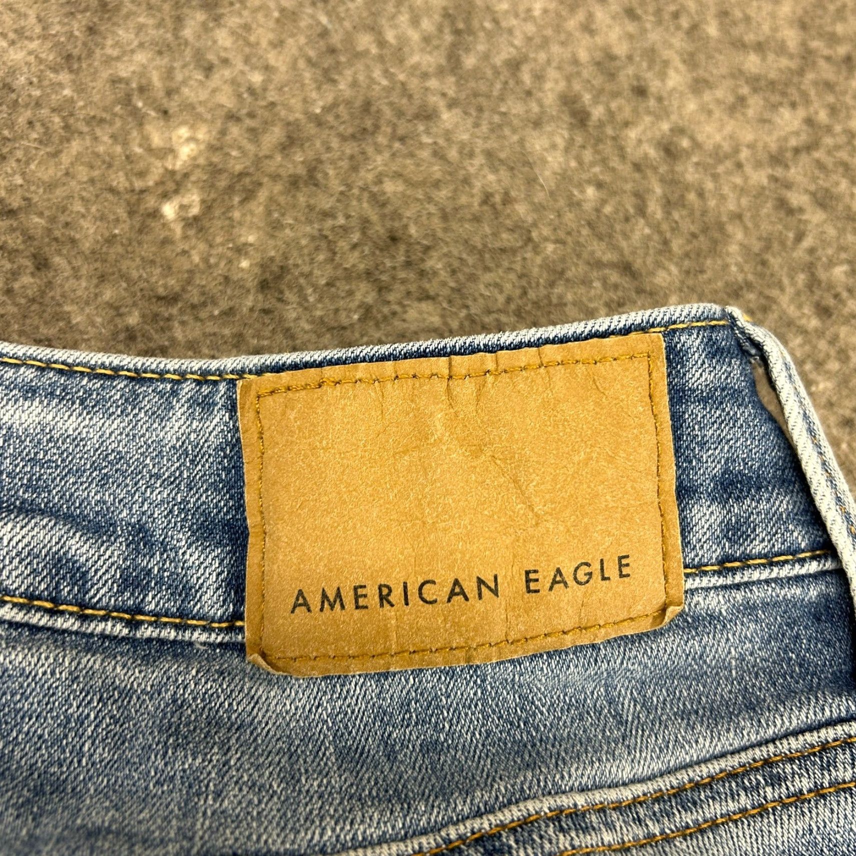 American Eagle Outfitters American Eagle Jeans Men 29x30 Blue Light Wash Straight Leg Athletic Fit Airflex Denim 5-Pocket Size US 29 - 3 Thumbnail