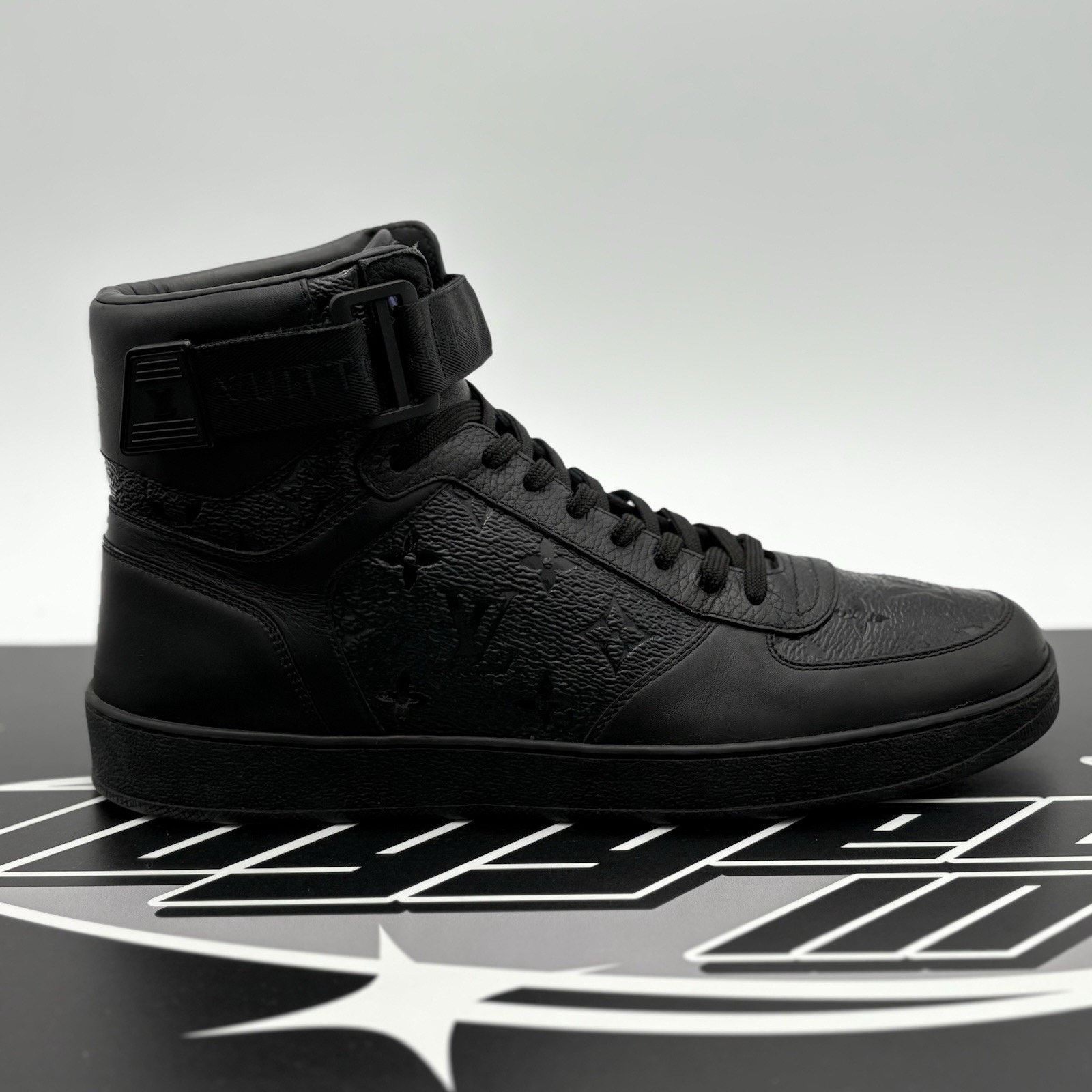 Louis Vuitton Louis Vuitton Rivoli High Top ' Black ' | SUPER CLEAN! Size US 9 / EU 42 - 2 Thumbnail