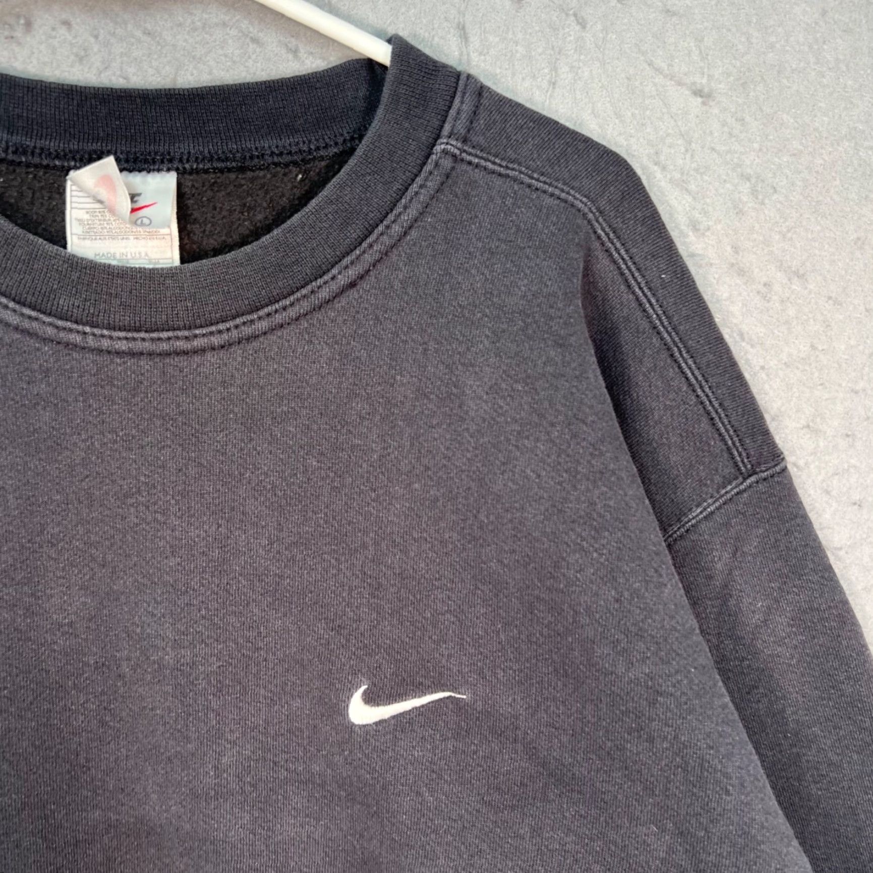 Nike VINTAGE Nike Mens Size Large Black Crewneck Sweatshirt Pullover Swoosh USA Made Size US L / EU 52-54 / 3 - 5 Thumbnail
