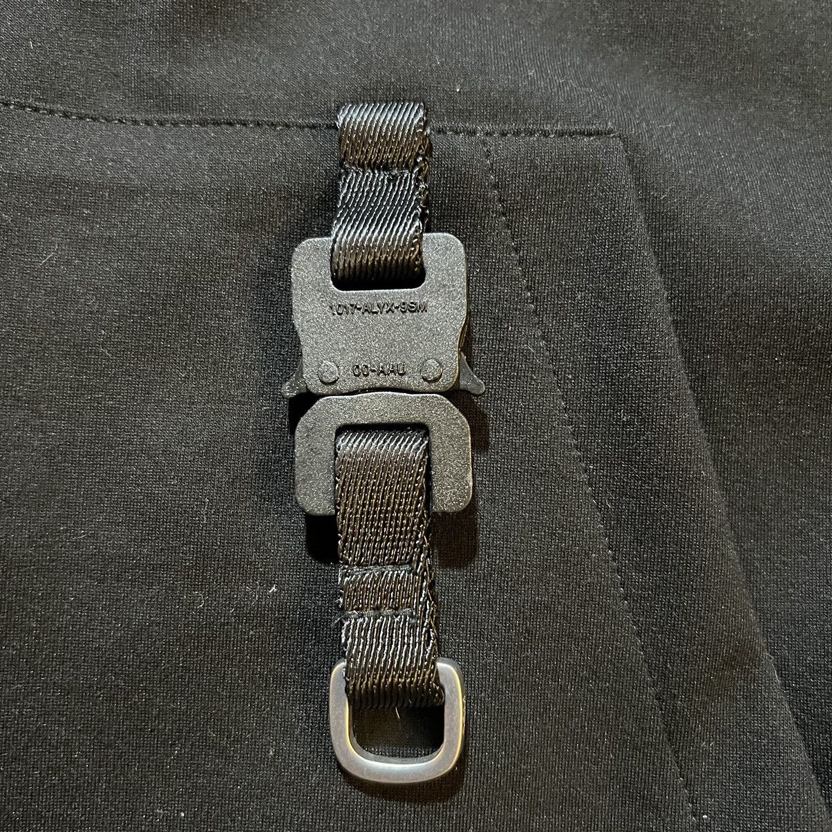 1017 ALYX 9SM 1017 ALYX 9SM Black Rollercoaster Buckle Pullover Hoodie Size US L / EU 52-54 / 3 - 2 Thumbnail