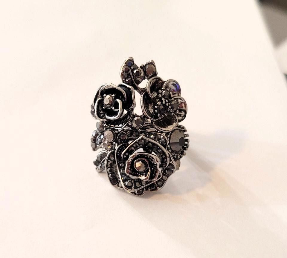 Designer 28mm Vintage Black Rose Ethnic Antique Silver Ring - Size 6 Size ONE SIZE - 1 Thumbnail