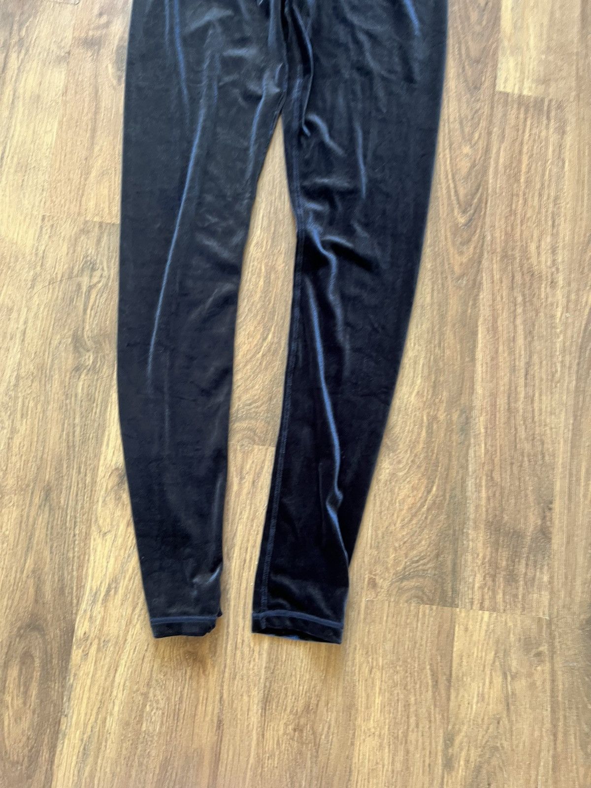 Juicy Couture Juicy Couture Velour Pants (Black/Gold) Size 29" - 4 Thumbnail