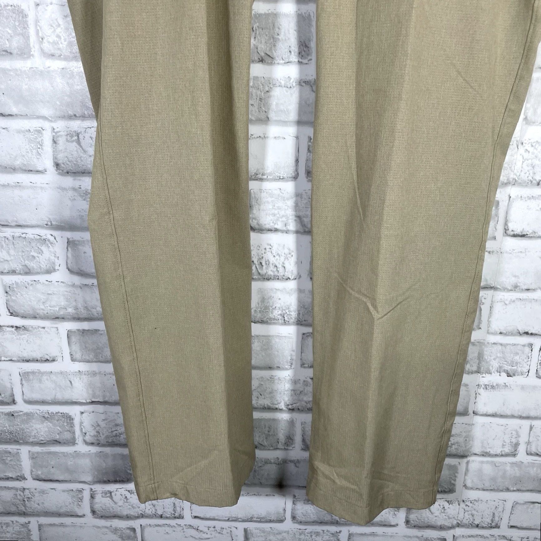 Under Armour Under Armour Pants Athletic Mens 40x32 Beige Polyester Casual Chino Style Size US 40 / EU 56 - 3 Thumbnail