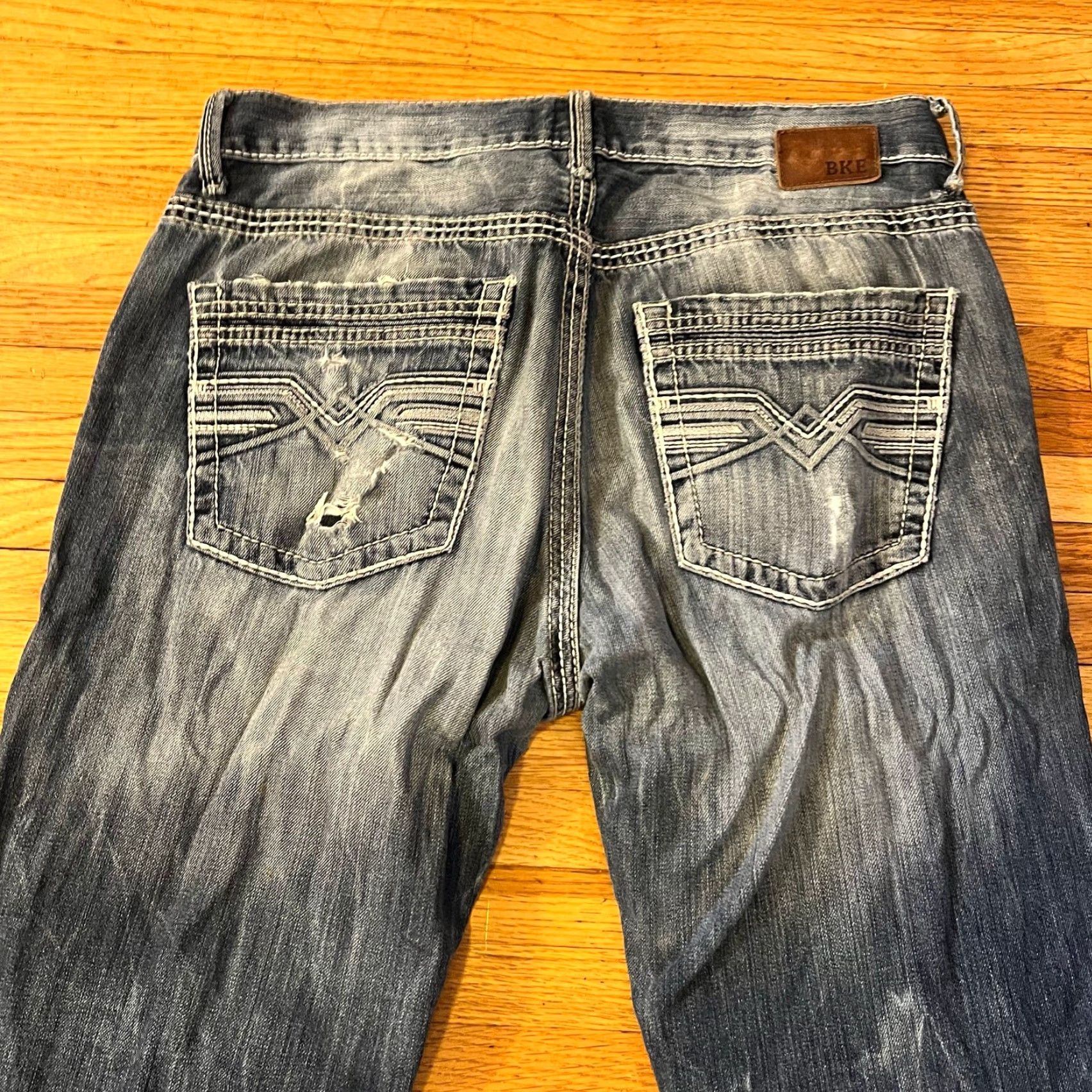 Silver Jeans Co. Silver Jeans Co. Men 34 Jake Straight Distressed Thick Stitch Pants Jeans 34 Regular Blue 30 Inseam Mens Straight Distressed 90s? Size US 34 / EU 50 - 5 Thumbnail