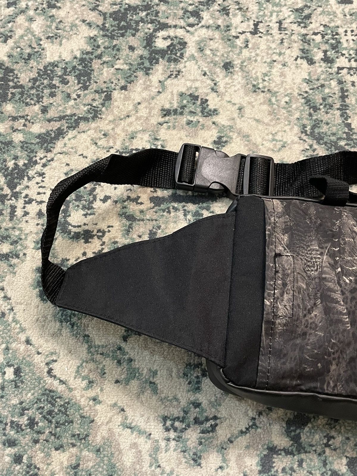 Mastermind Japan × Roen Roen By Hiromu Takahara “Love & Peace” Crossbody Bag Size ONE SIZE - 10 Thumbnail