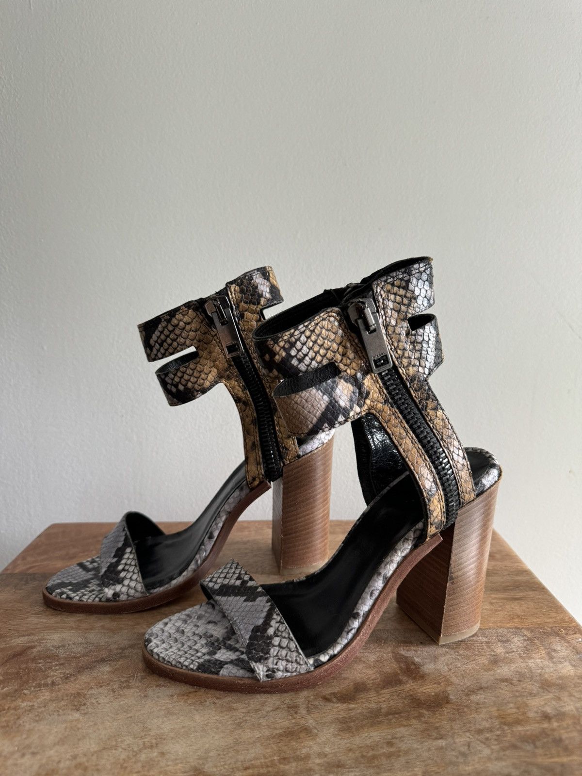 Diesel Diesel D-Zippher HS Sandal Size US 7 / IT 37 - 1 Thumbnail