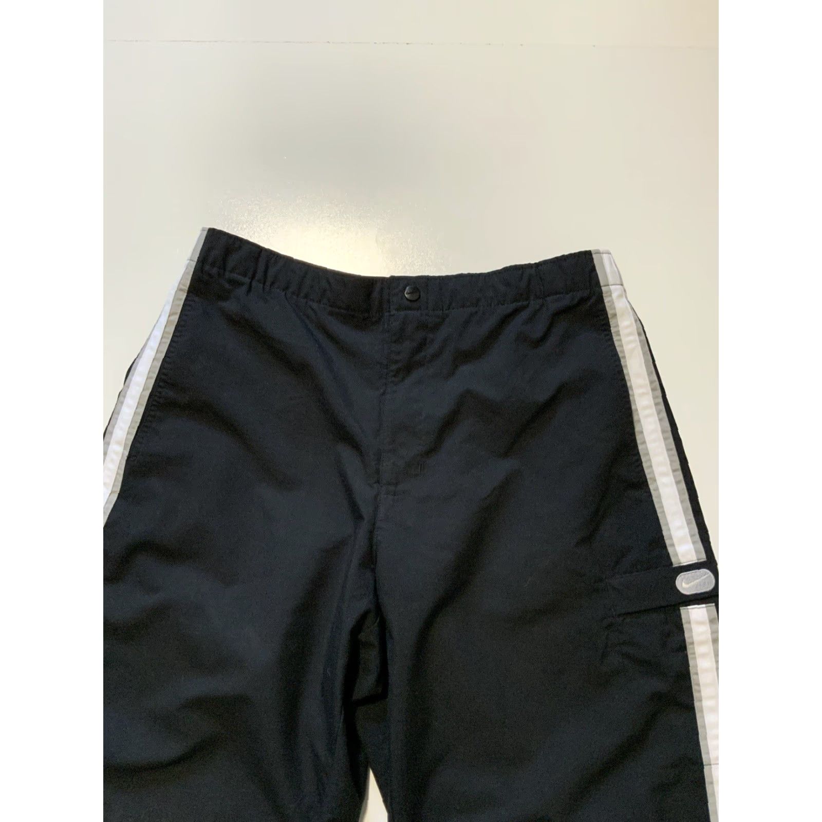 Nike VINTAGE Nike Swoosh Polyester Side Stripe Black Cargo Athletic Shorts Sz. L Mens Athletic Black Cargo Shorts Swoosh 90s Y2K Size US 33 - 6 Thumbnail
