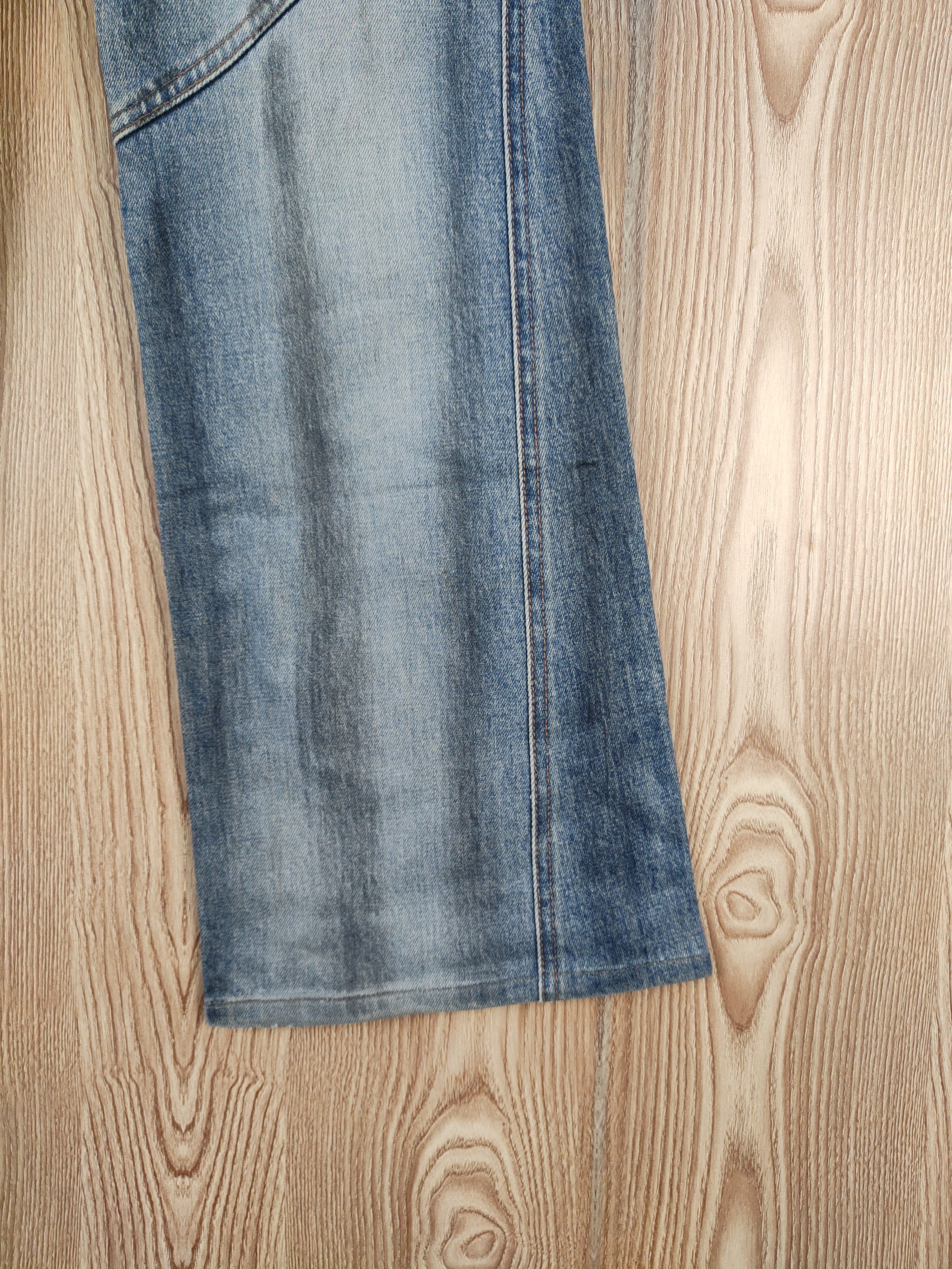 Burberry Burberry Blue Faded Distressed Ripped Jeans #W099 Size 26" / US 2 / IT 38 - 6 Thumbnail