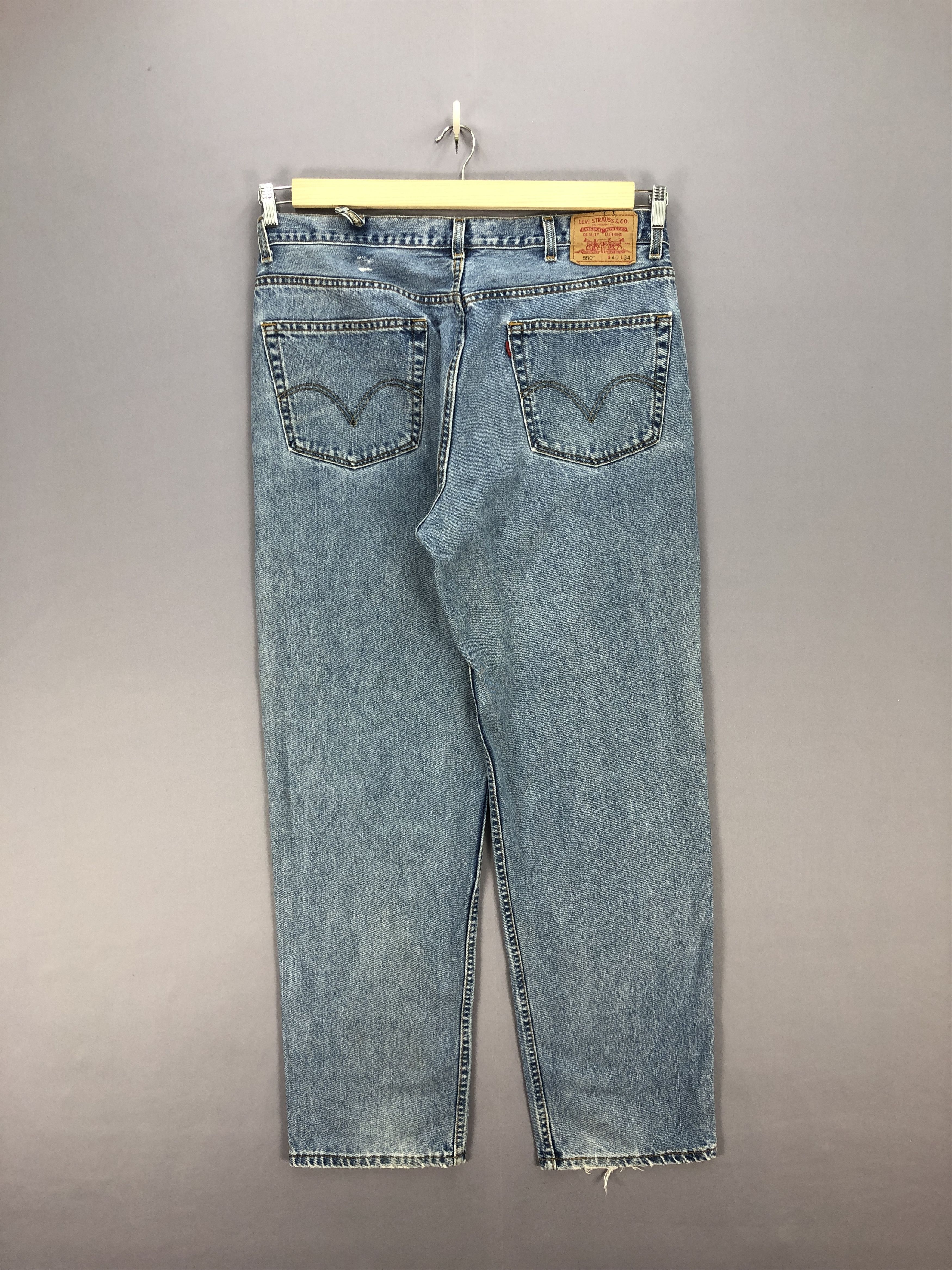 Levi's Vintage Levis Faded Ripped Jeans Levi's Stone Wash Denim Size US 40 / EU 56 - 2 Thumbnail