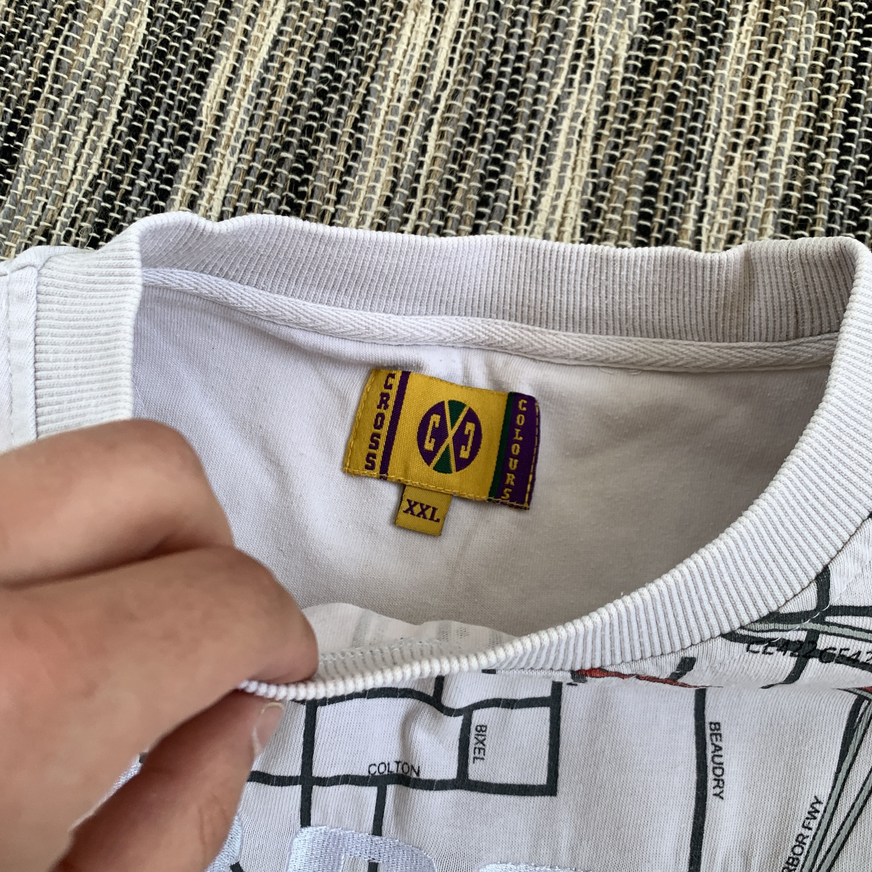 Cross Colours Vintage Cross Colours 90s Graphic Map White Tee Shirt Size US XXL / EU 58 / 5 - 9 Thumbnail