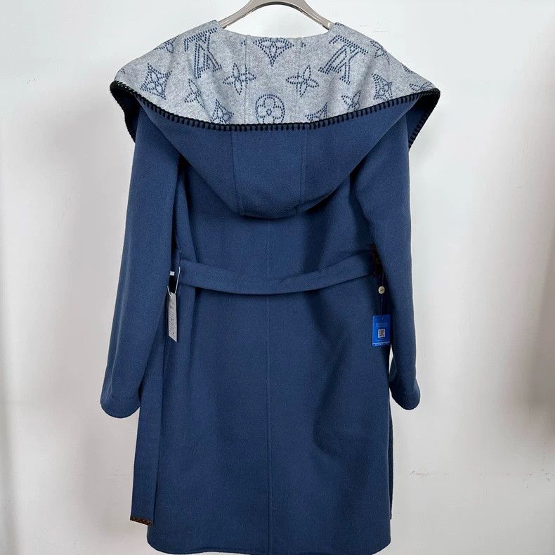 Louis Vuitton Louis Vuitton Navy blue big old flower full print bathrobe Size XXS / US 00 / IT 34 - 2 Thumbnail