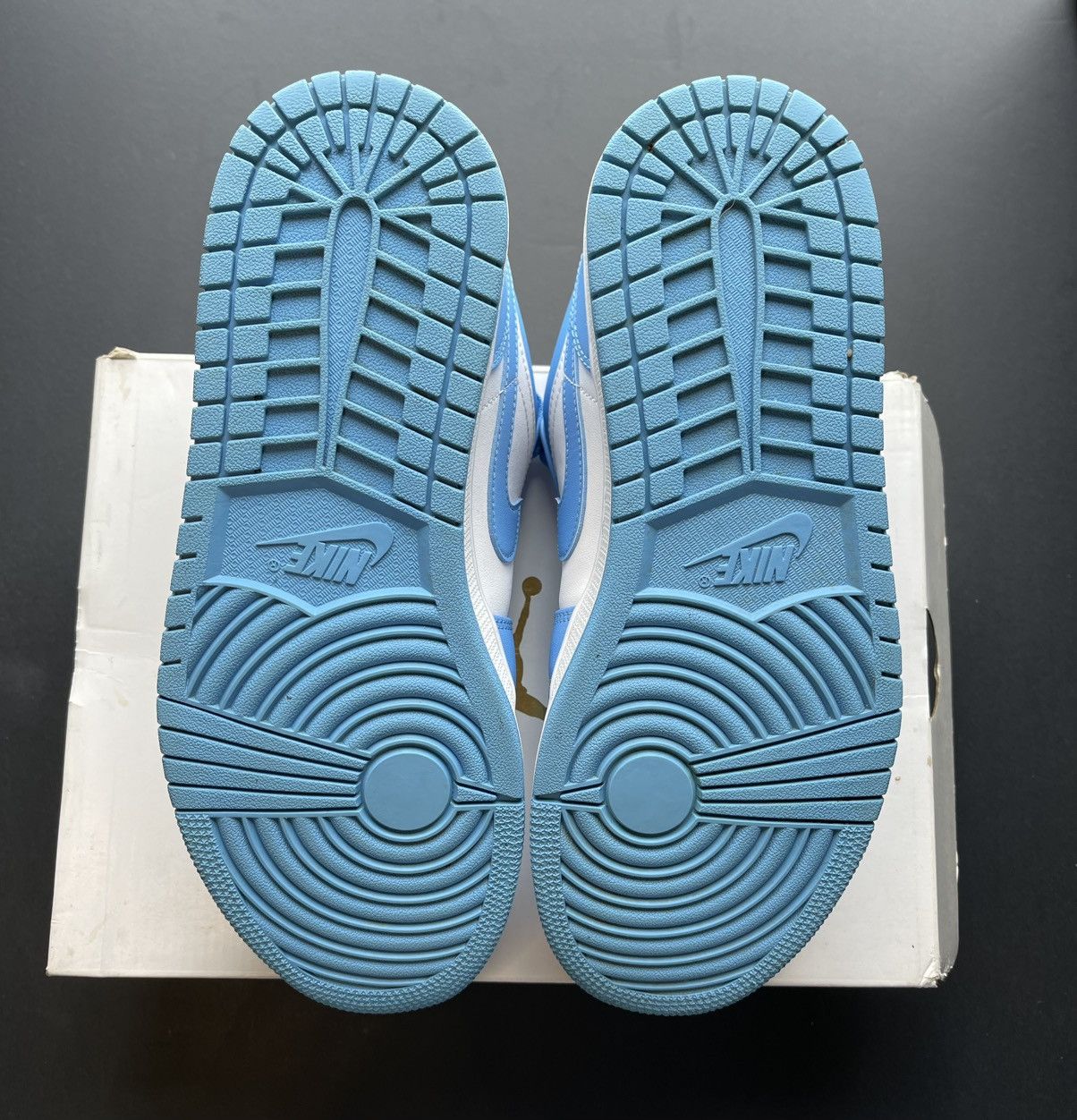 Nike Jordan 1 Low UNC Size US 9.5 / EU 42-43 - 5 Thumbnail