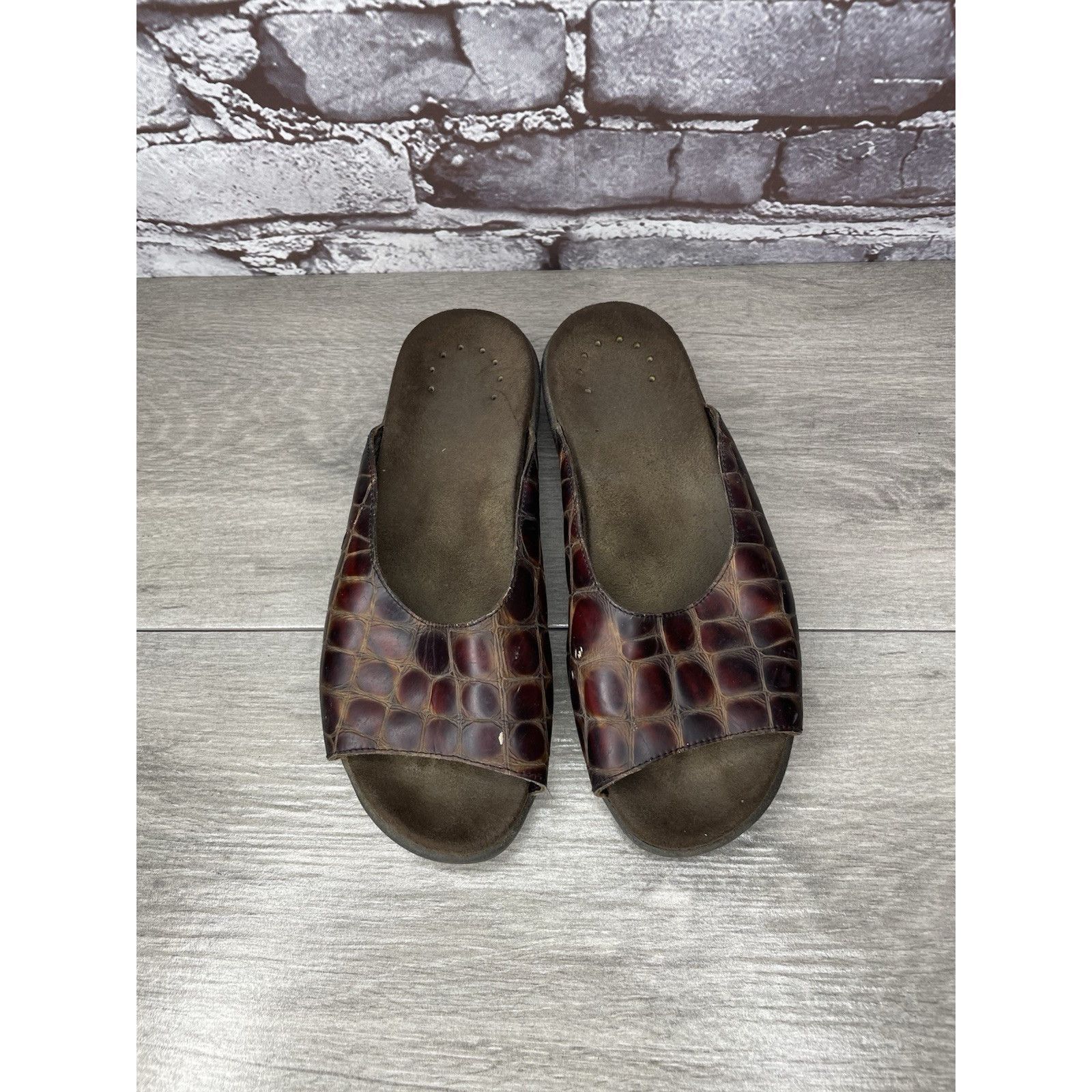 Mephisto Mephisto Brown Leather Croc Embossed Slip On Slides Sandals Size US 5 / IT 35 - 22 Thumbnail