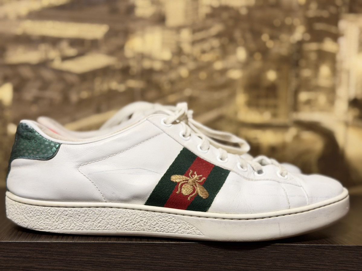 Gucci Gucci ACE Sneaker Embroidered Bees White Leather Gold Women Size US 8.5 / IT 38.5 - 3 Thumbnail