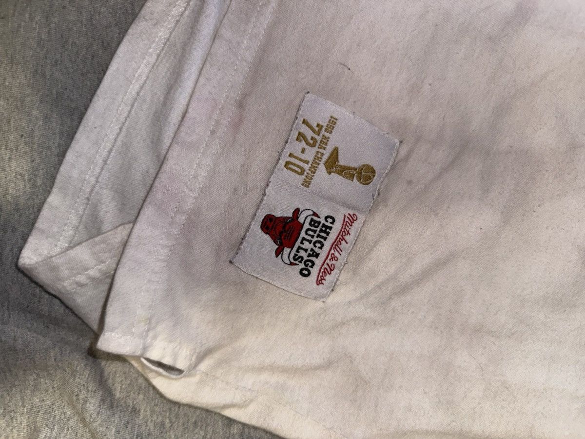 Mitchell & Ness Mitchell & Ness x BULLS nba L/s sz L Size US L / EU 52-54 / 3 - 4 Thumbnail