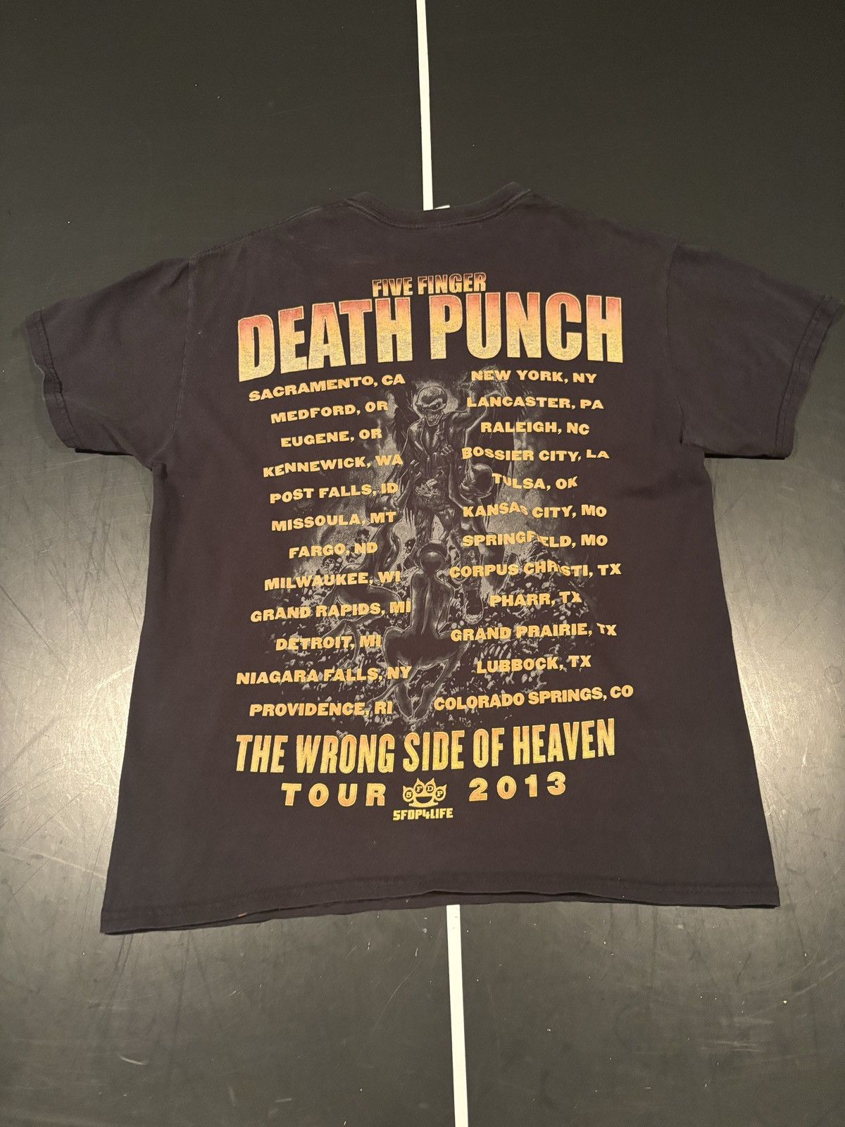 Band Tees Vintage Five Finger Death Punch Black Band T Shirt Size US M / EU 48-50 / 2 - 2 Thumbnail