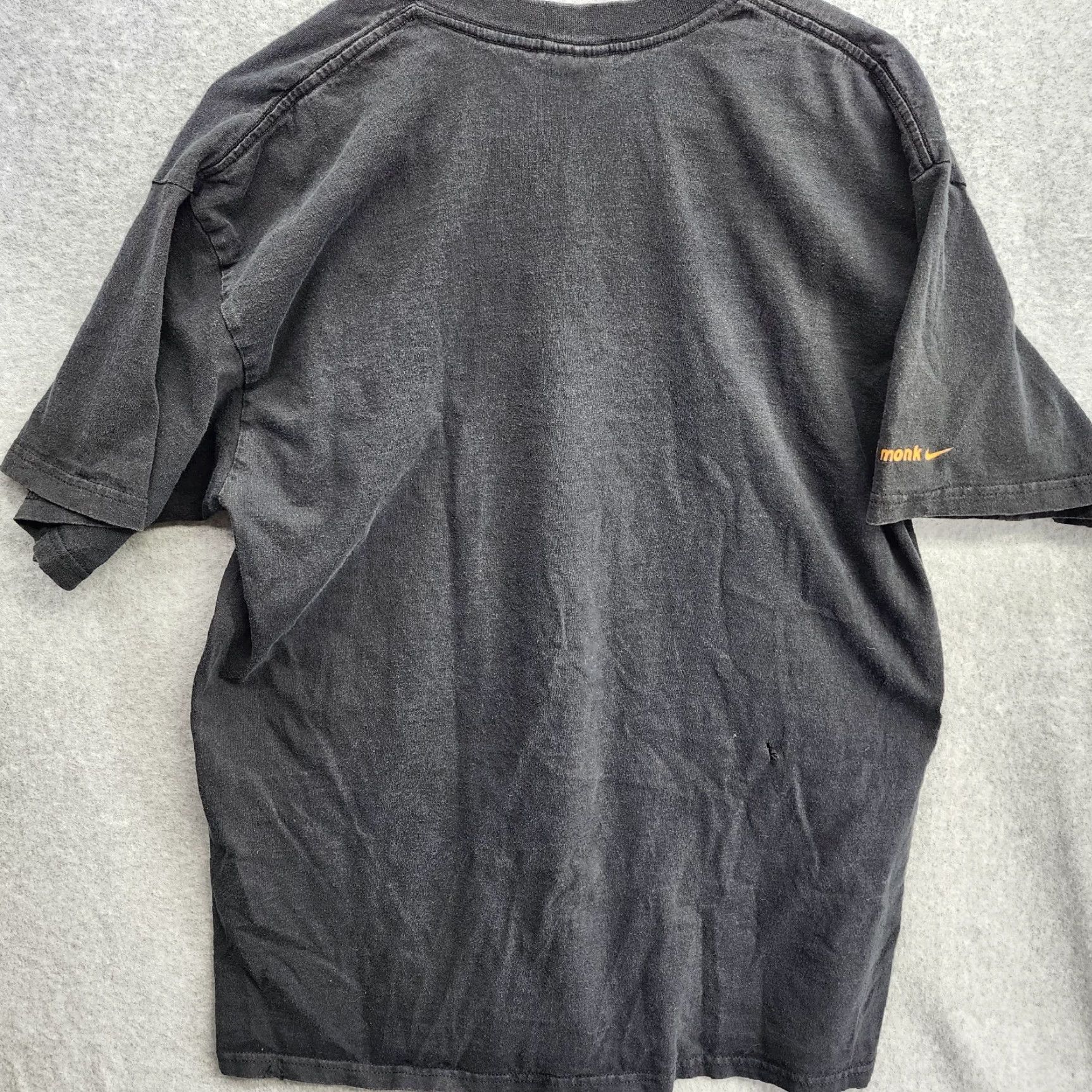 Nike VINTAGE Nike Swoosh T-Shirt Size US L / EU 52-54 / 3 - 6 Thumbnail