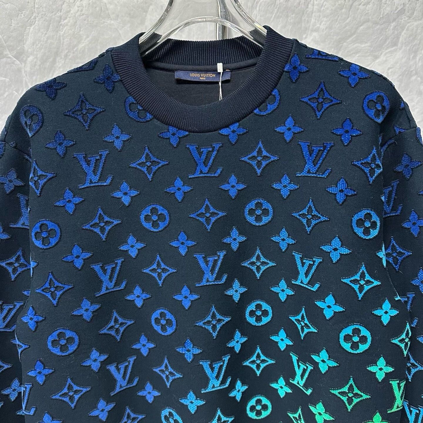 Louis Vuitton Louis Vuitton Gradient Print Sweatshirt Size US M / EU 48-50 / 2 - 1 Thumbnail