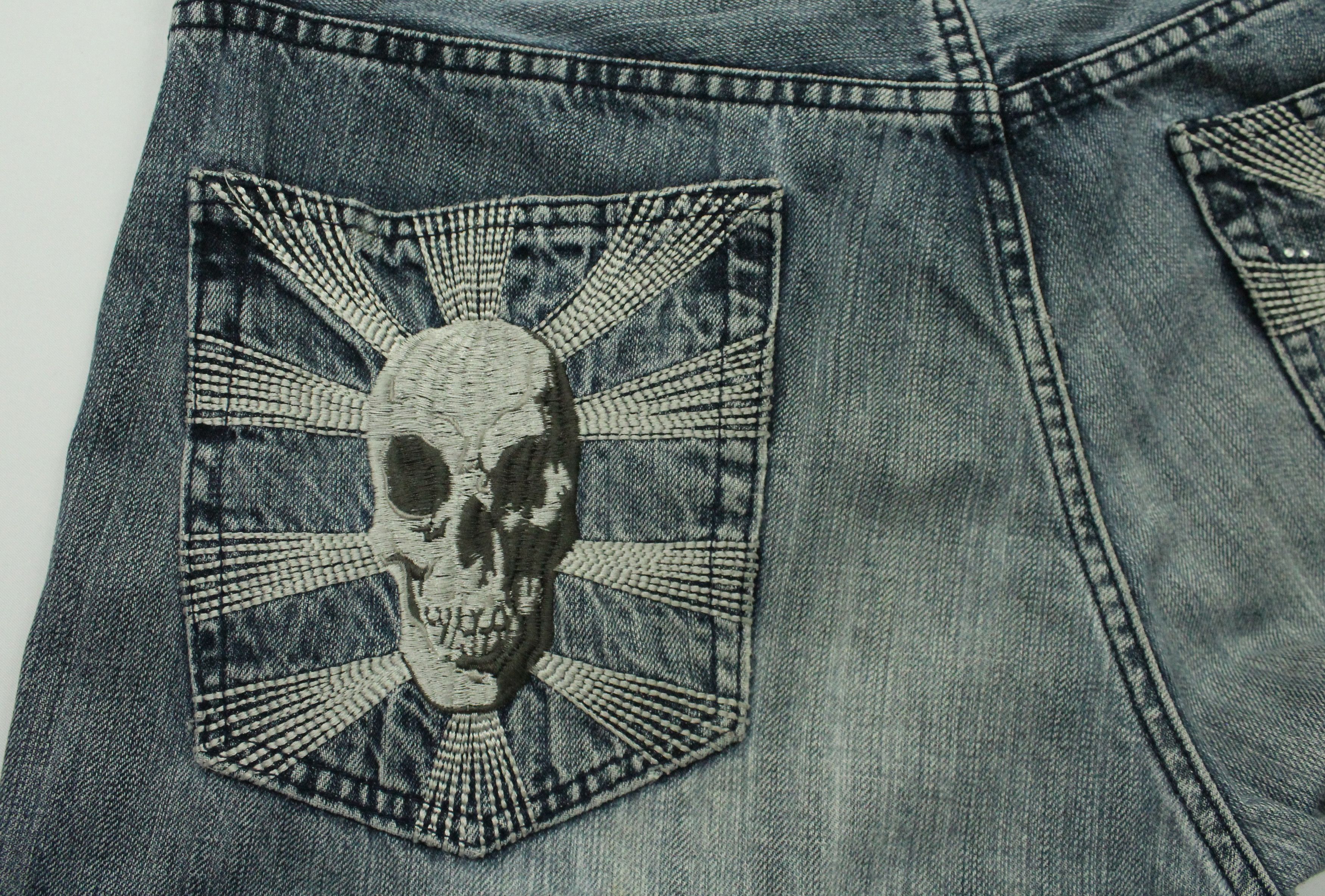 Japanese Brand Vintage Denim Embroidered Skull Logo Size US 35 - 15 Thumbnail