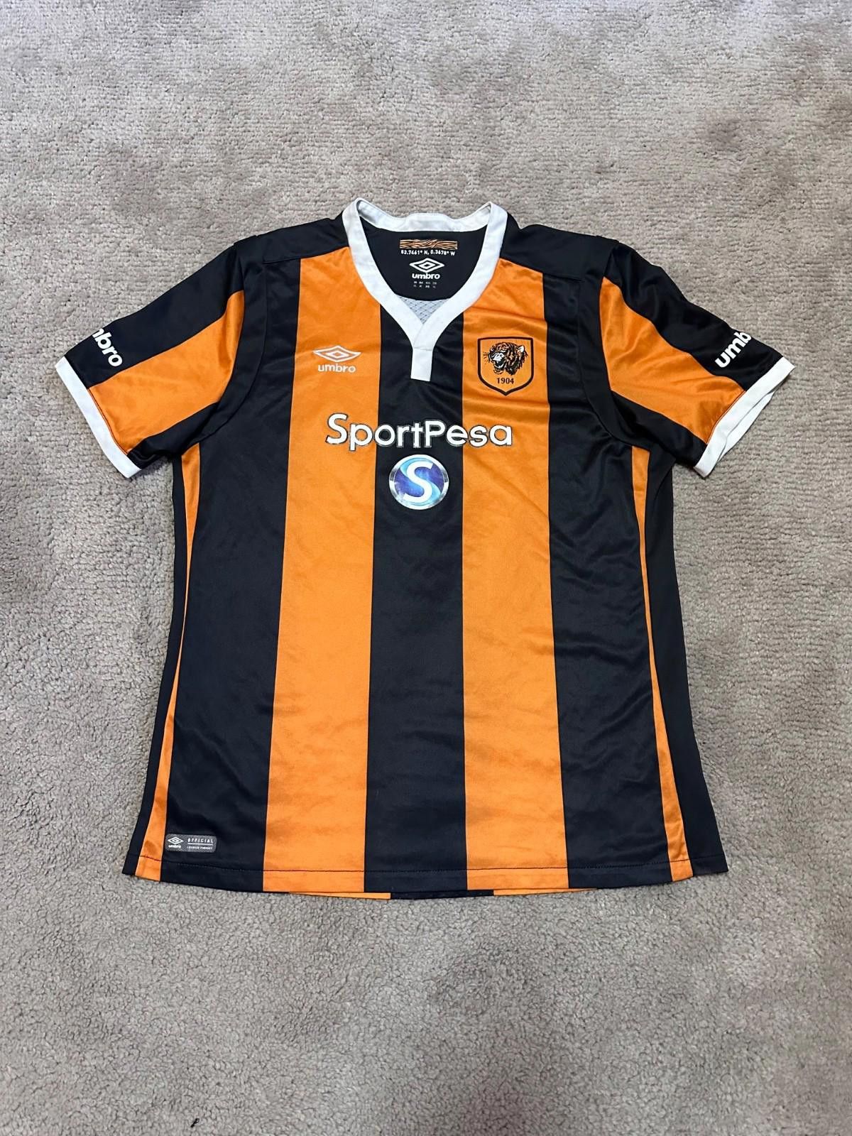 Umbro 2016-2017 Hull City Umbro Home Football Shirt Soccer Jersey Size US XL / EU 56 / 4 - 1 Thumbnail