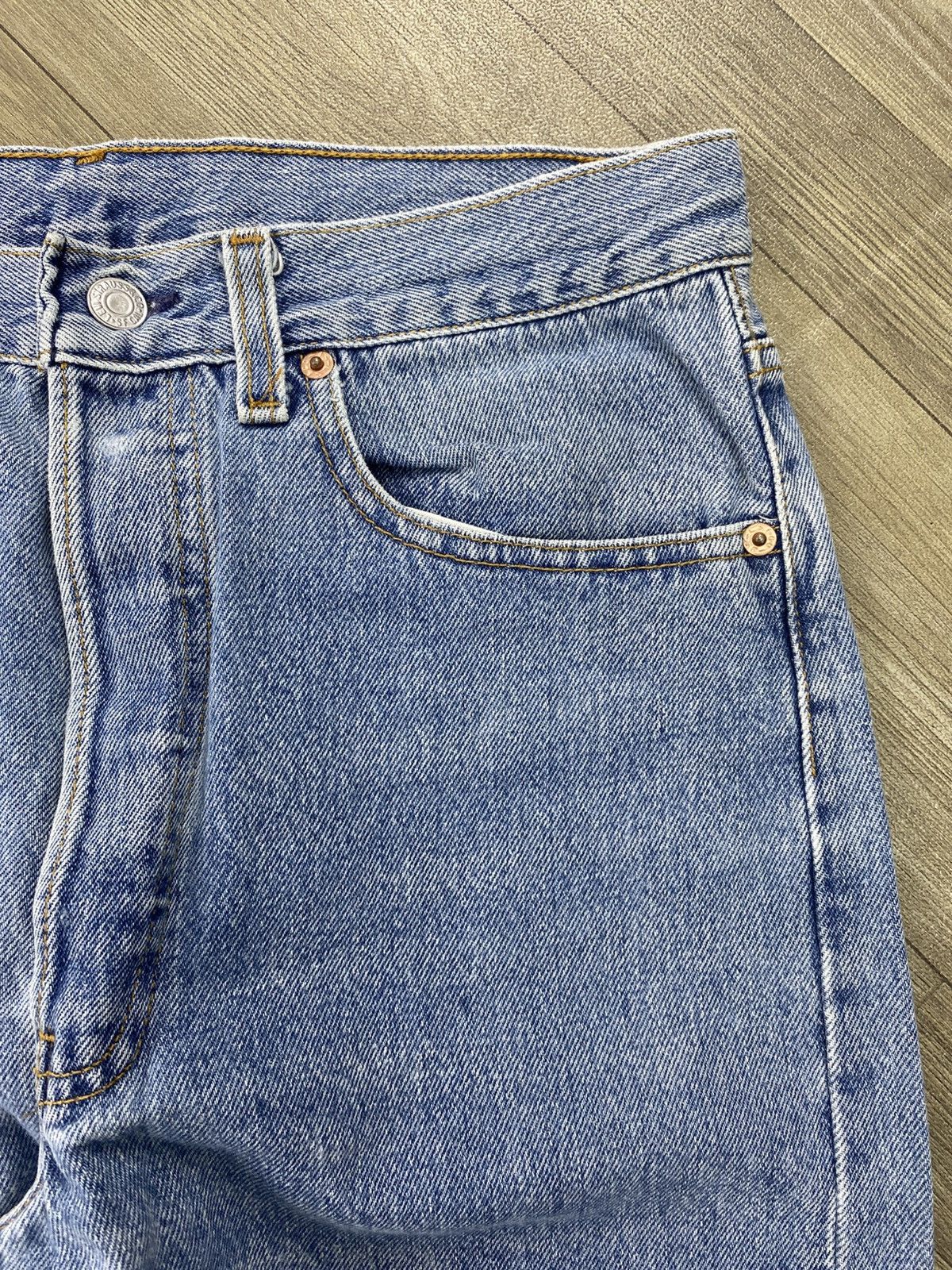Levi's Vintage Clothing 🇺🇸1990s Vintage Levis 501 USA Straight 33x36 Light Blue Jeans Size US 30 / EU 46 - 5 Thumbnail