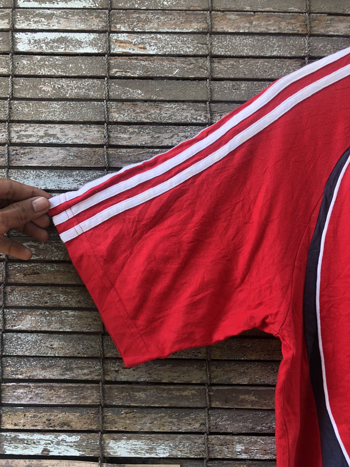 Adidas 🔥Vintage Y2k🔥 Adidas Liverpool Carlsbery Embroidered Tee Size US L / EU 52-54 / 3 - 11 Thumbnail