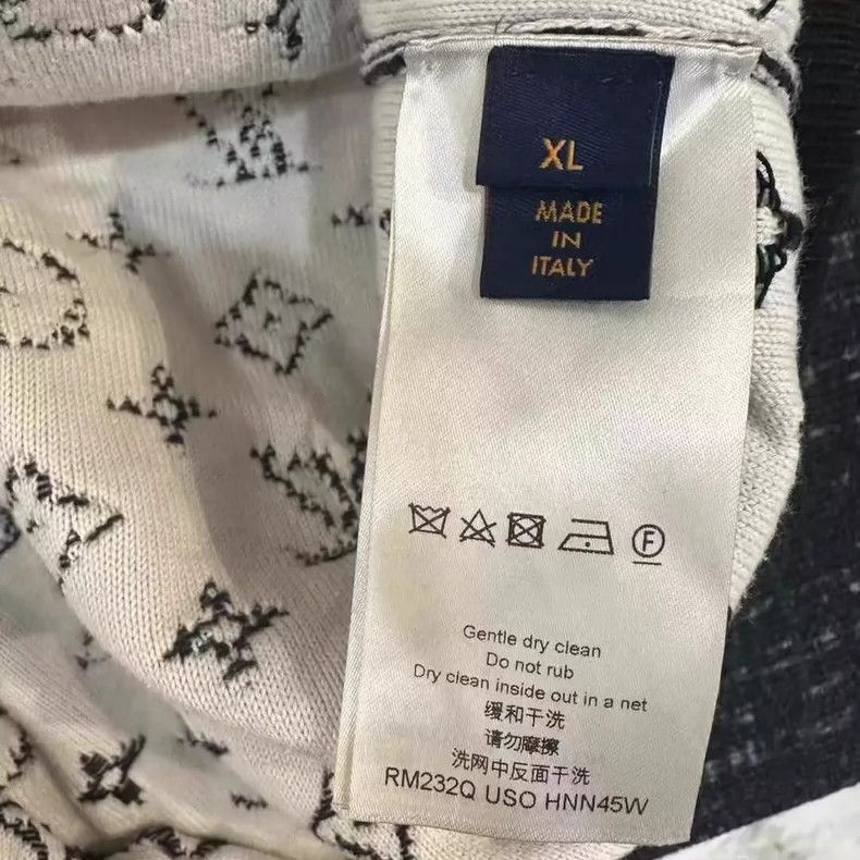 Louis Vuitton LOUIS VUITTON FW22 Black and White Full Print Gradient Hood Size US XL / EU 56 / 4 - 6 Thumbnail
