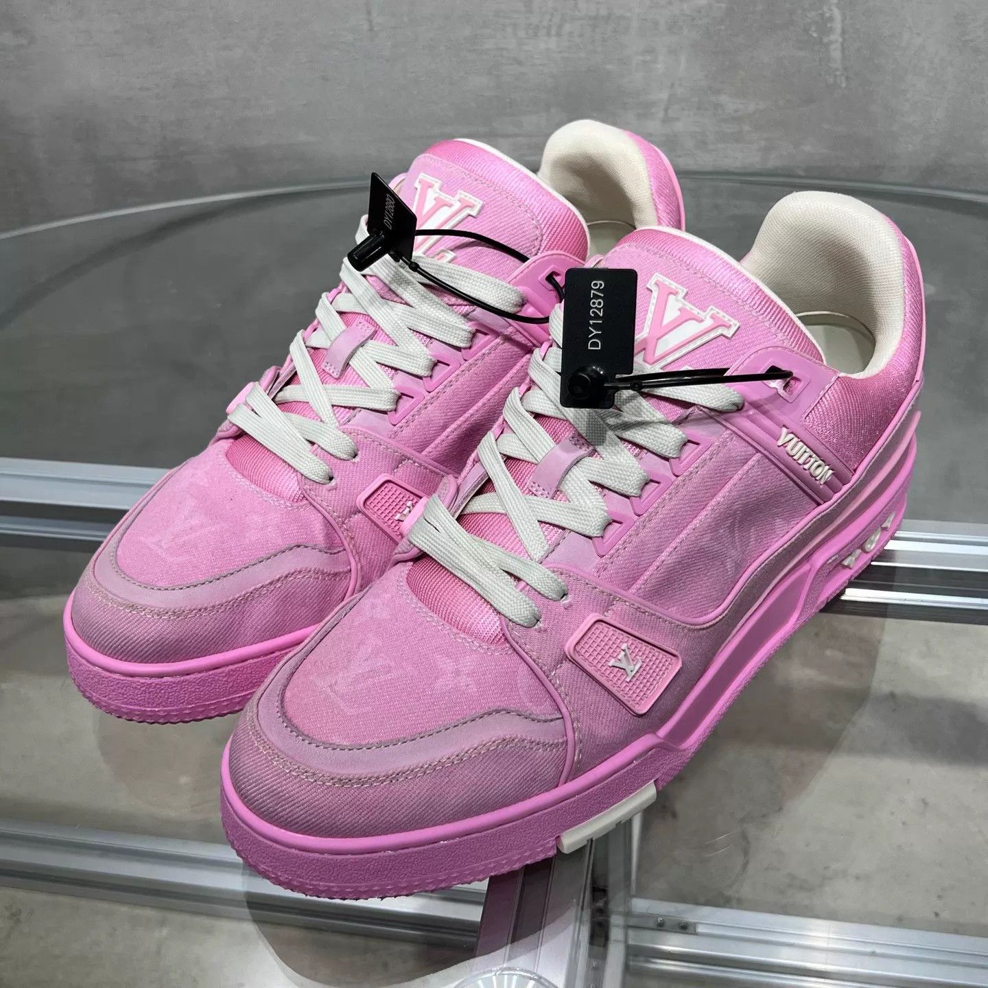 Louis Vuitton Louis Vuitton LV Trainer Pink Denim UK9 (43) DY13921 Size US 10 / EU 43 - 2 Thumbnail