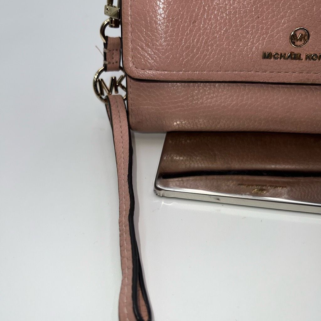 Michael Kors Michael Kors Long Wallet/Phone Holder Wristlet in Blush Soft Leather Size ONE SIZE - 2 Thumbnail