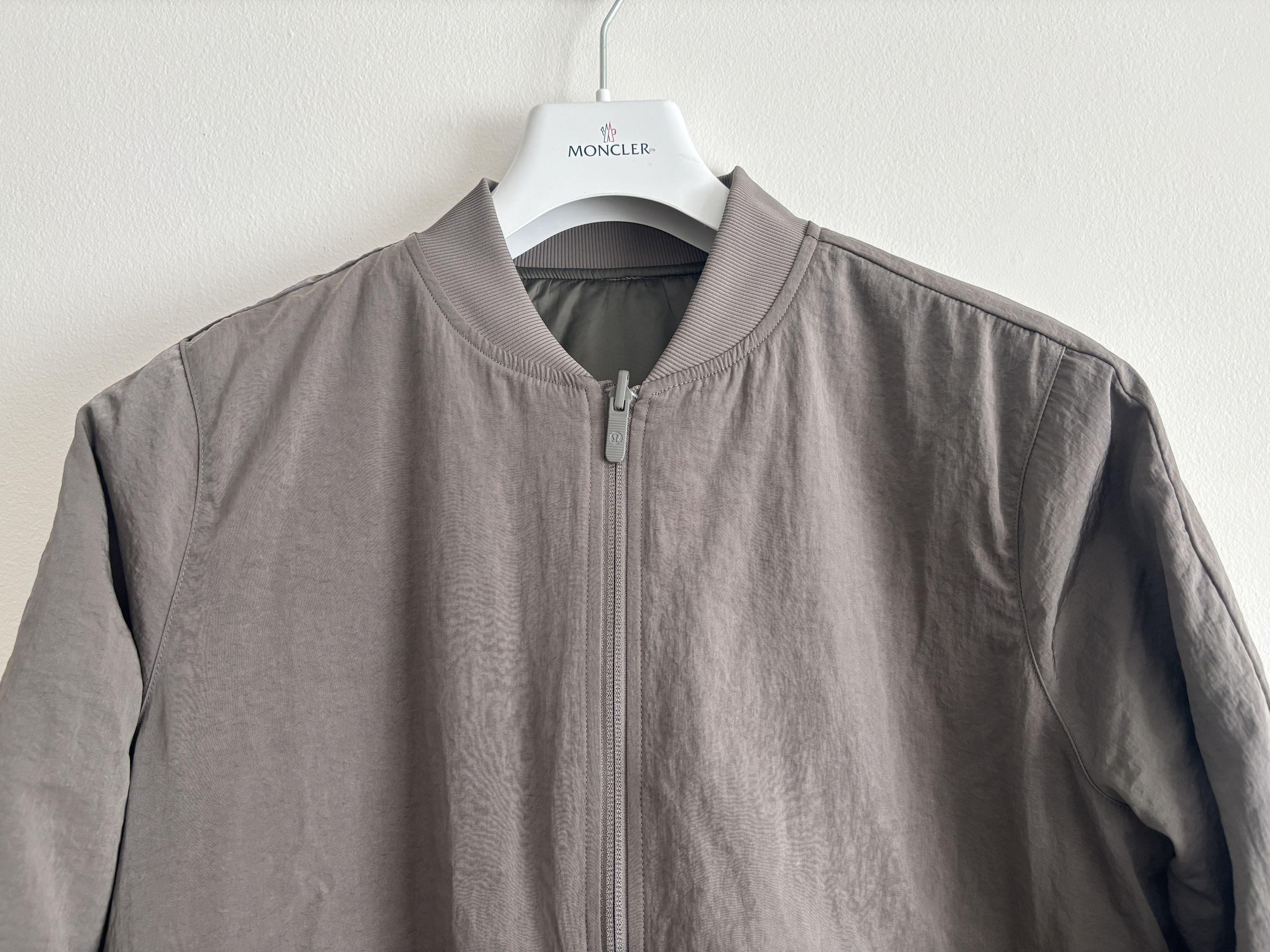 Lululemon Non-stop Bomber Reversible Jacket Olive / Taupe M - L Size M / US 6-8 / IT 42-44 - 2 Thumbnail