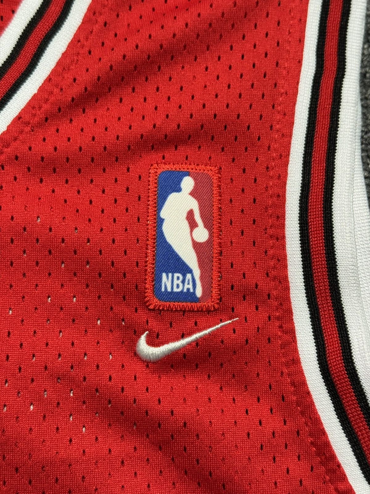 Nike Vintage Nike Bulls Jordan #23 Jersey Size S Red +2 Length Size US S / EU 44-46 / 1 - 8 Thumbnail