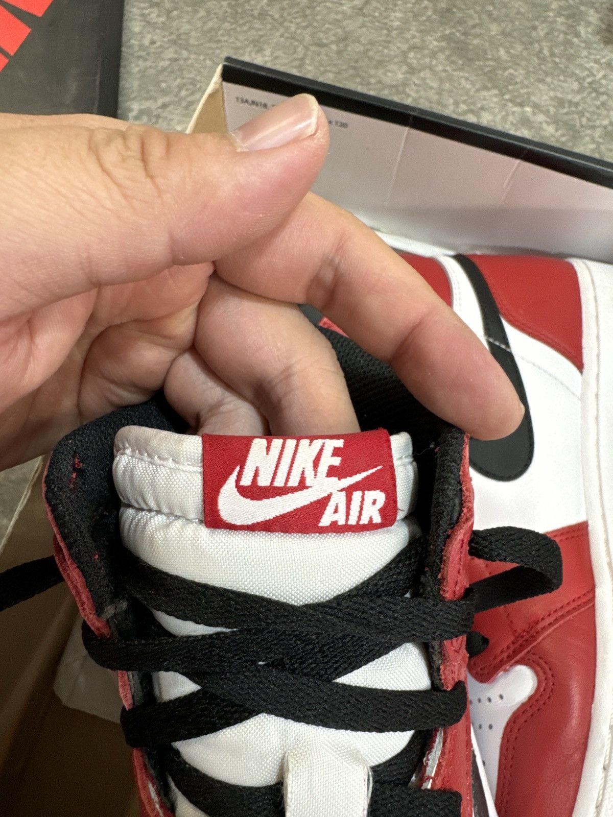 Jordan Brand × Nike Jordan 1 Chicago Size US 10.5 / EU 43-44 - 12 Thumbnail