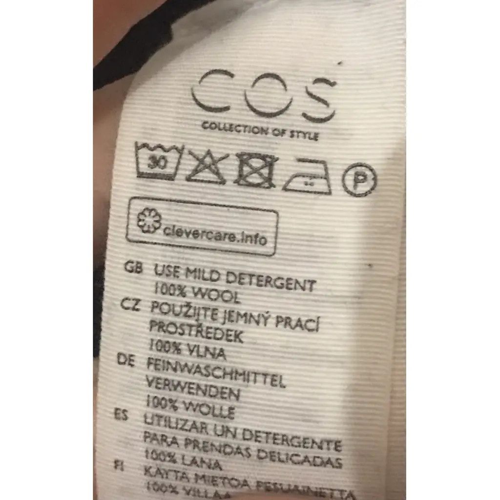 Cos COS 100% Wool Minimalist Crewneck Sweater Size US S / EU 44-46 / 1 - 5 Thumbnail