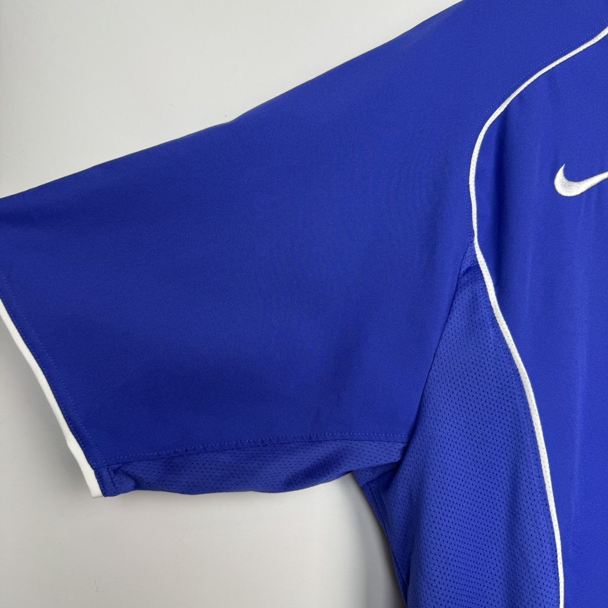 Nike BRAZIL 2004 2005 AWAY FOOTBALL SHIRT SOCCER JERSEY NIKE Size US L / EU 52-54 / 3 - 10 Thumbnail