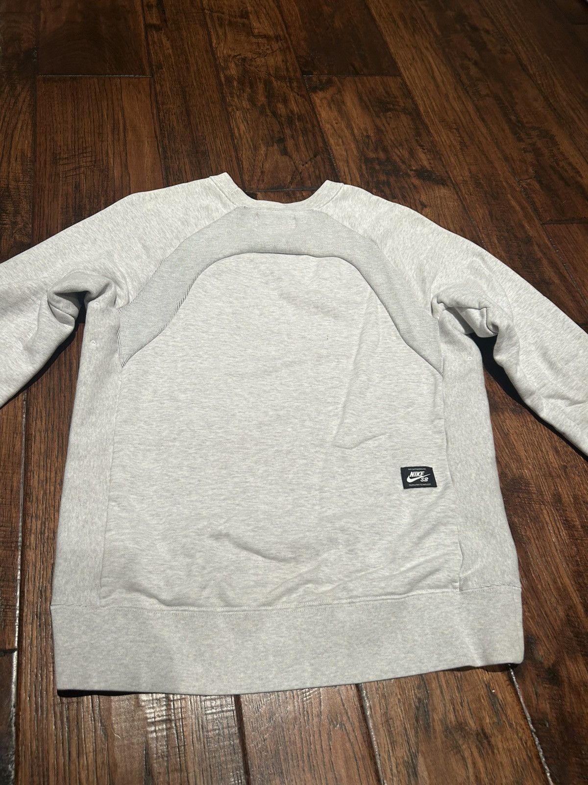 Nike Gray vintage nike sweatshirt Size US M / EU 48-50 / 2 - 3 Thumbnail