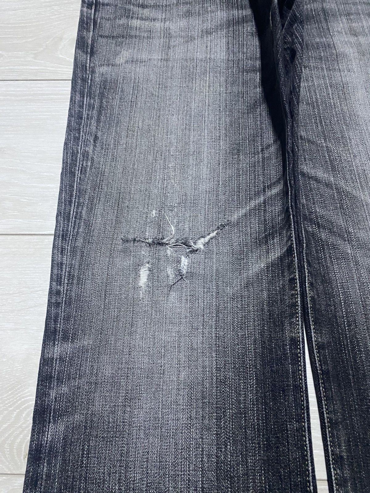 Undercover × Uniqlo Vintage Uniqlo Broken Denim Fade Grey Wash Distressed Jeans Size US 34 / EU 50 - 7 Thumbnail