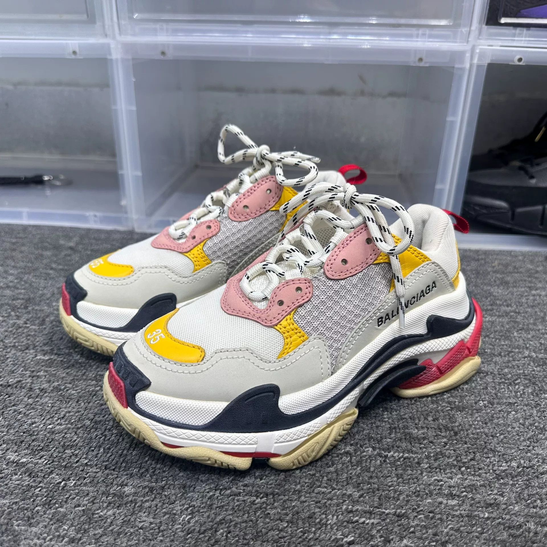 Balenciaga Balenciaga Washed Lowtop Sneakers us_5 Women Size US 5 / IT 35 - 1 Thumbnail