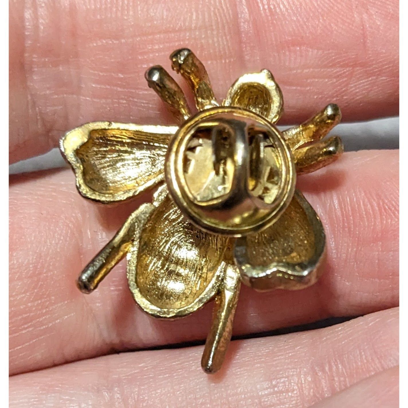 Other Vintage Gold Tone Rhinestone Bee Lapel Pin Size ONE SIZE - 8 Thumbnail