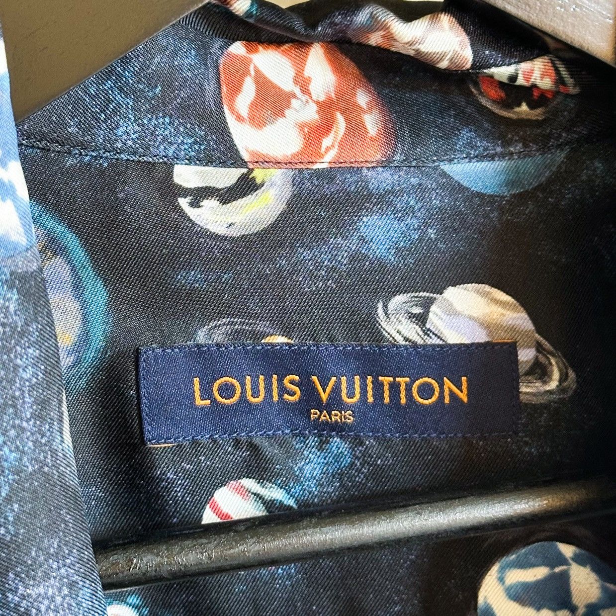 Louis Vuitton LV SS19 Split Galaxy Print Silk Shirt By Virgil Abloh Size US L / EU 52-54 / 3 - 5 Thumbnail