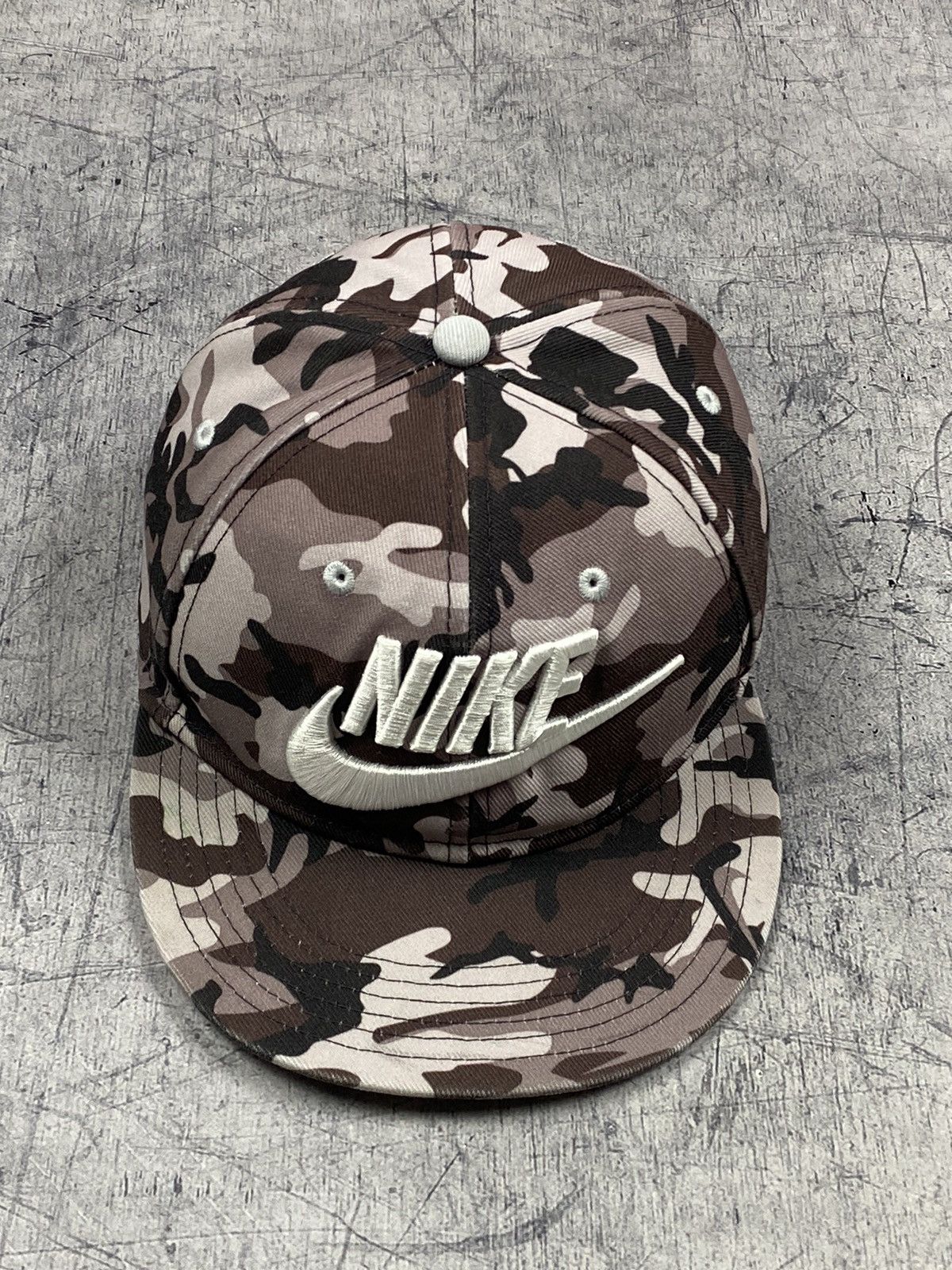 Nike Nike Y2K military print hype cap Size ONE SIZE - 2 Thumbnail