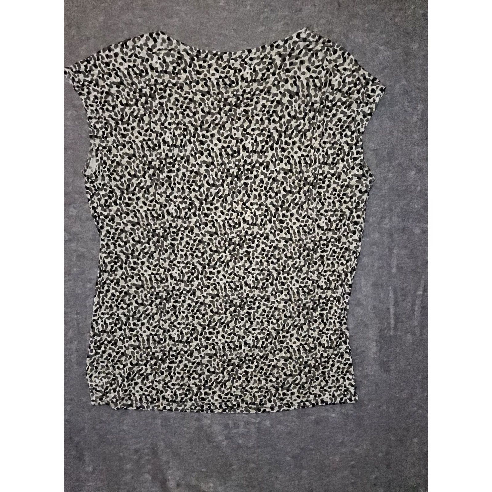 Michael Kors VINTAGE Michael Kors Top Women's L Sleeveless Camo Cheetah Stretch Scoop Neck Preppy Size L / US 10 / IT 46 - 6 Thumbnail