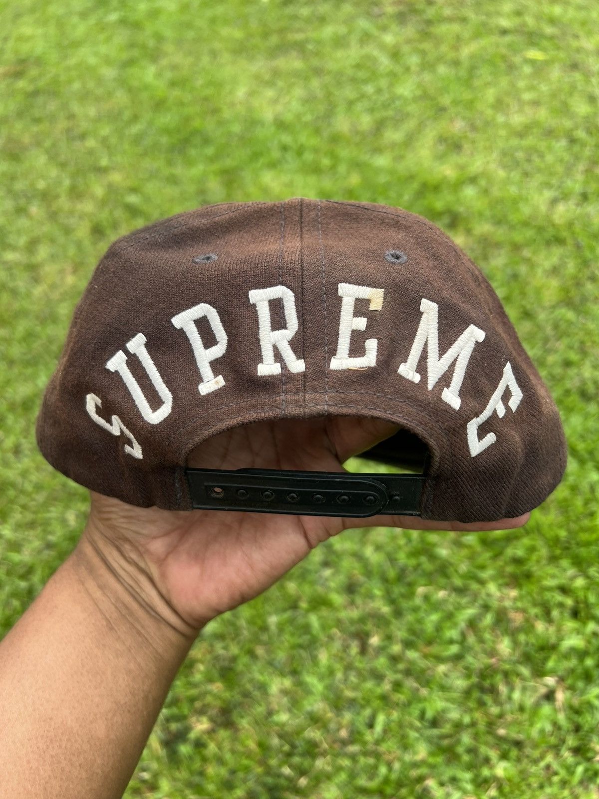 Champion × Vintage VINTAGE CHAMPION X SUPREME FADED BROWN Size ONE SIZE - 4 Thumbnail
