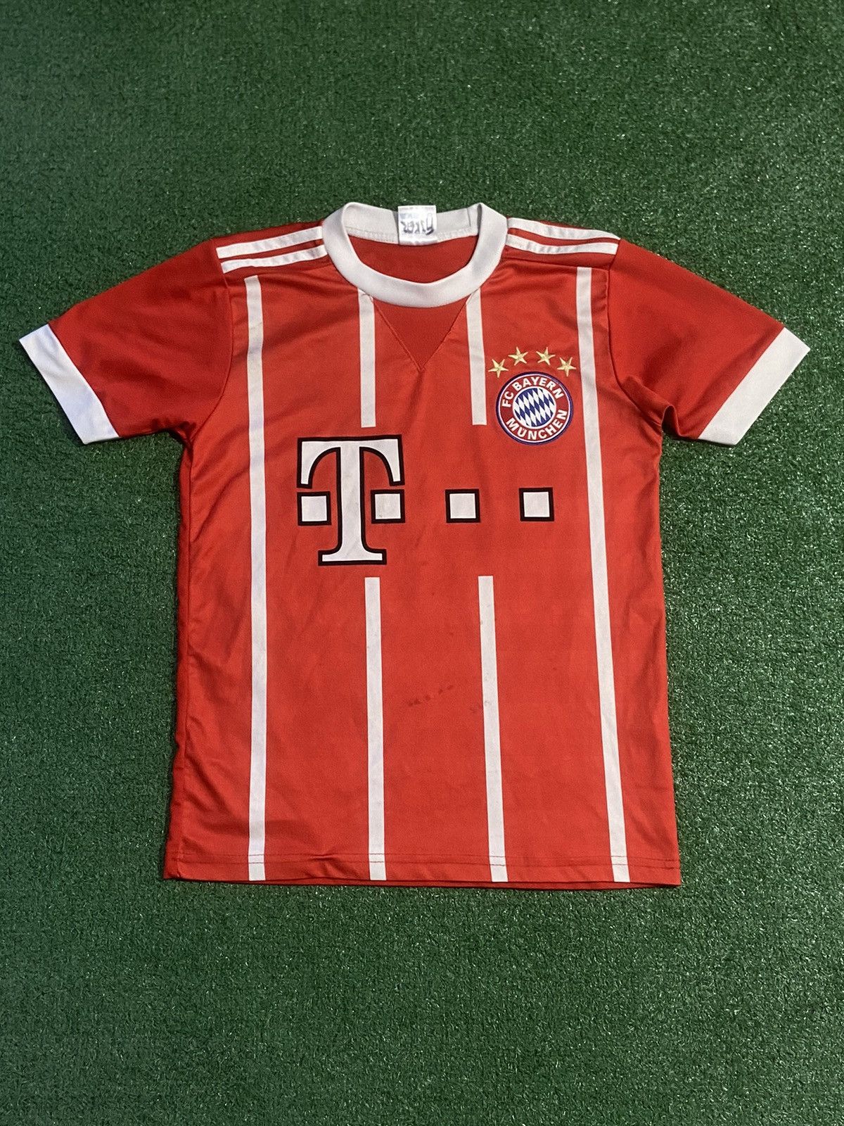 Other Robert Lewandowski tshirt Jersey Size US S / EU 44-46 / 1 - 3 Thumbnail