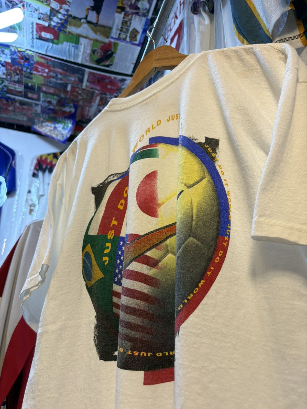 Nike Vintage Nike Football T-Shirt Size US L / EU 52-54 / 3 - 2 Thumbnail