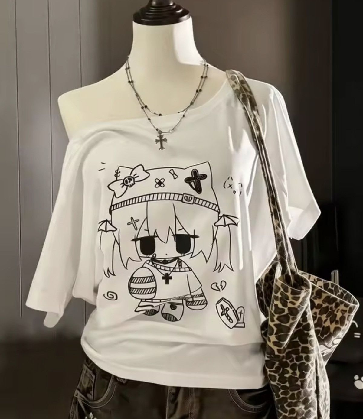 Japanese Brand Y2K Harajuku Anime Graphic Tee | One-Shoulder Oversized Top Size XS / US 0-2 / IT 36-38 - 3 Thumbnail