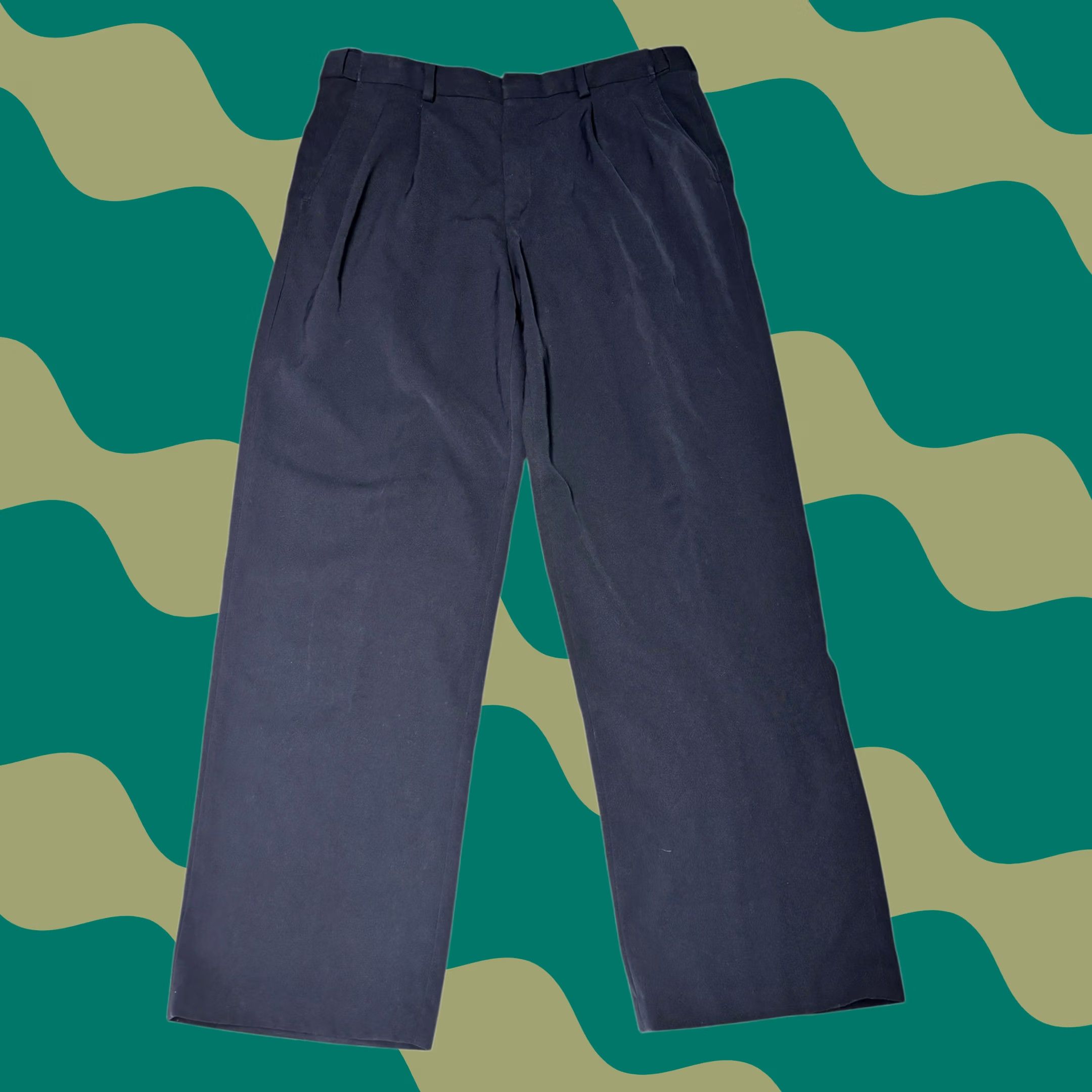 Vintage LL Bean Mens Navy Blue Pleated Pants Polyester Classic Fit Size 36X29 Size US 36 / EU 52 - 1 Thumbnail